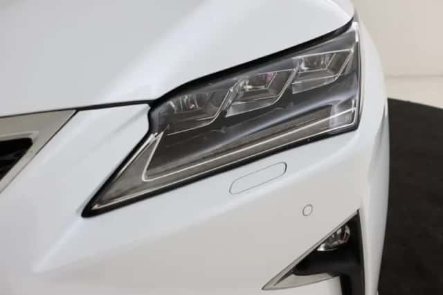 Lexus RX (2017) thumbnail 10