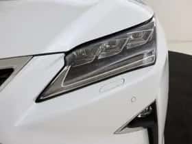 Lexus RX (2017) thumbnail 10
