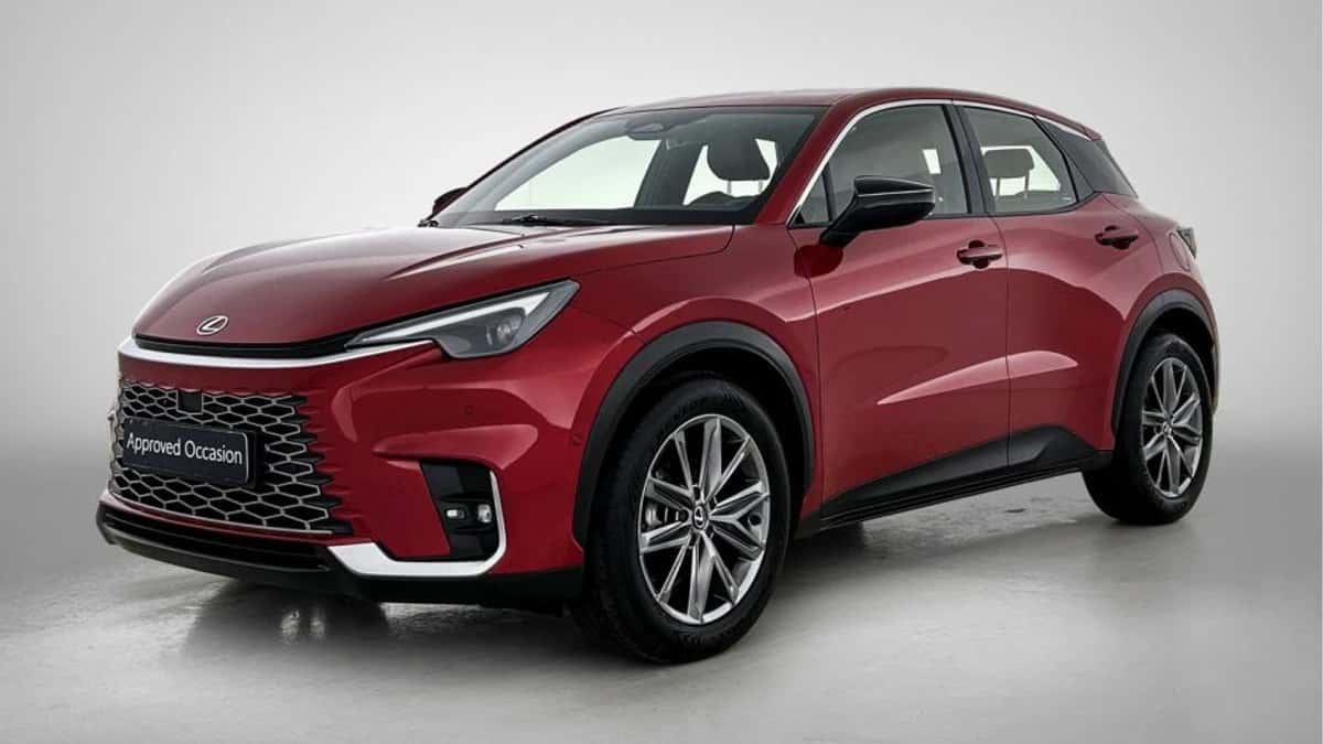 Lexus LBX (2024) — foto 1