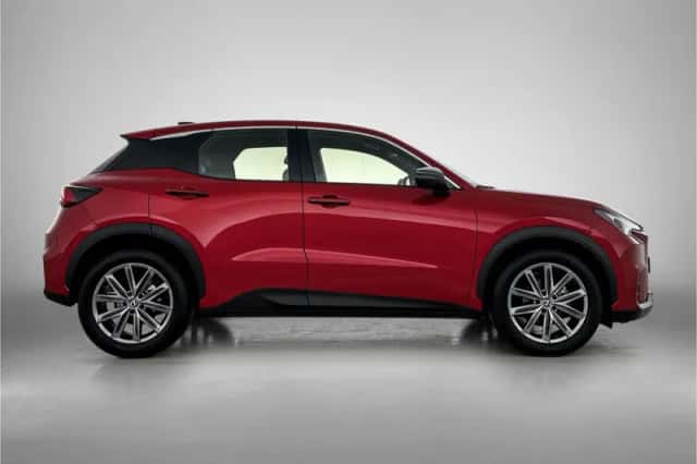 Lexus LBX (2024) thumbnail 11
