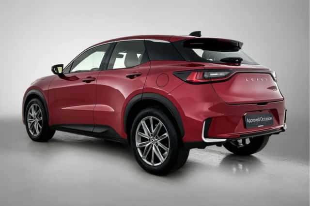 Lexus LBX (2024) thumbnail 13