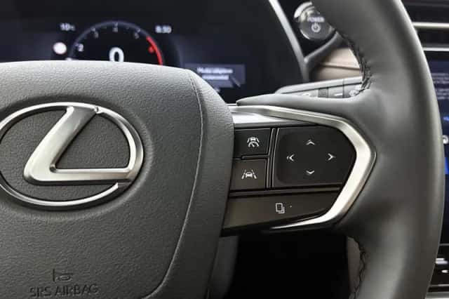 Lexus LBX (2024) thumbnail 14
