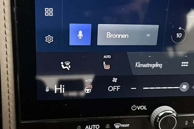 Lexus LBX (2024) thumbnail 18
