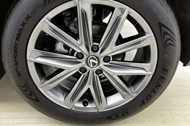 Lexus LBX (2024) thumbnail 22