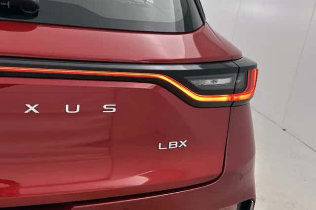 Lexus LBX (2024) thumbnail 31