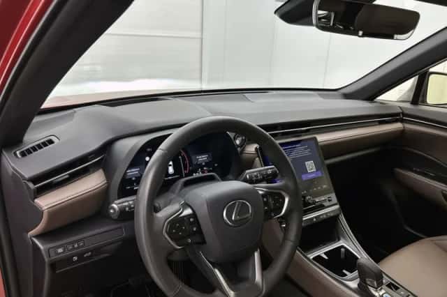 Lexus LBX (2024) thumbnail 32