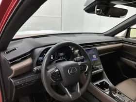 Lexus LBX (2024) thumbnail 32