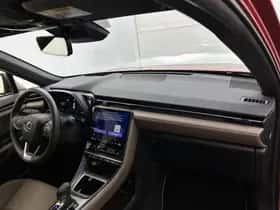 Lexus LBX (2024) thumbnail 6