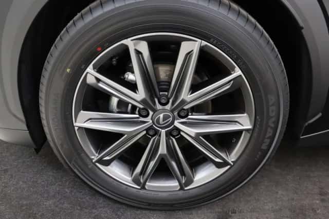 Lexus LBX (2026) thumbnail 5