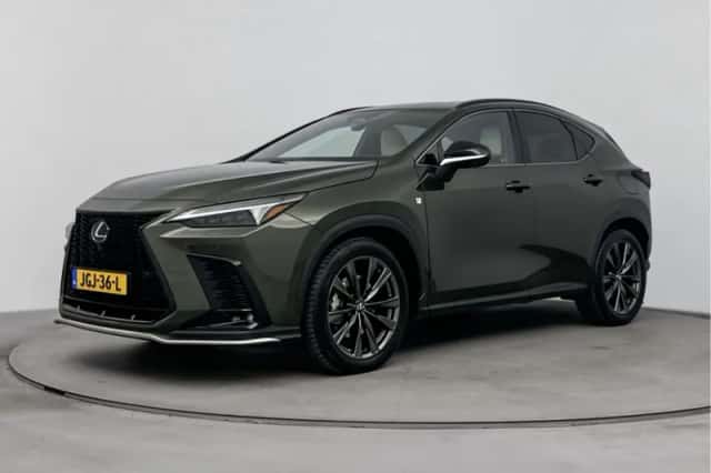 Lexus NX (2024)