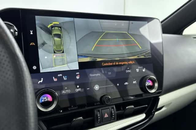 Lexus NX (2024) thumbnail 22