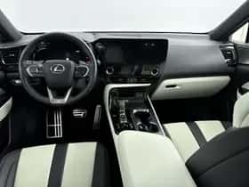 Lexus NX (2024) thumbnail 23