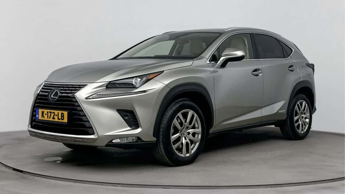 Lexus NX (2021) — foto 1