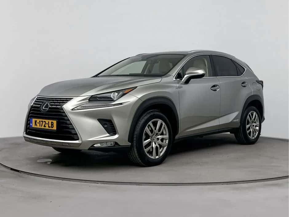 Lexus NX (2021) — foto 1
