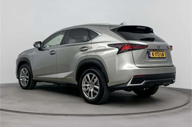 Lexus NX (2021) thumbnail 14