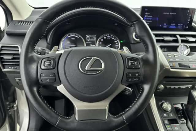 Lexus NX (2021) thumbnail 18
