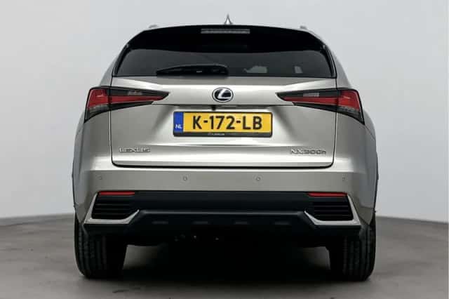 Lexus NX (2021) thumbnail 21