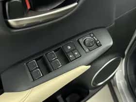 Lexus NX (2021) thumbnail 22