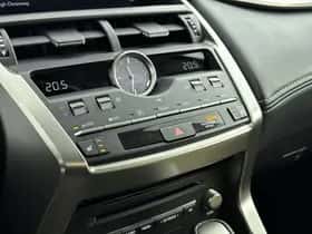 Lexus NX (2021) thumbnail 10