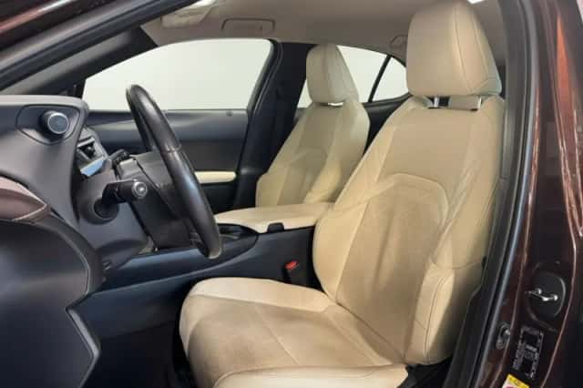 Lexus UX (2019) thumbnail 7