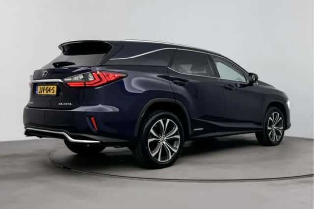 Lexus RX (2019) thumbnail 2
