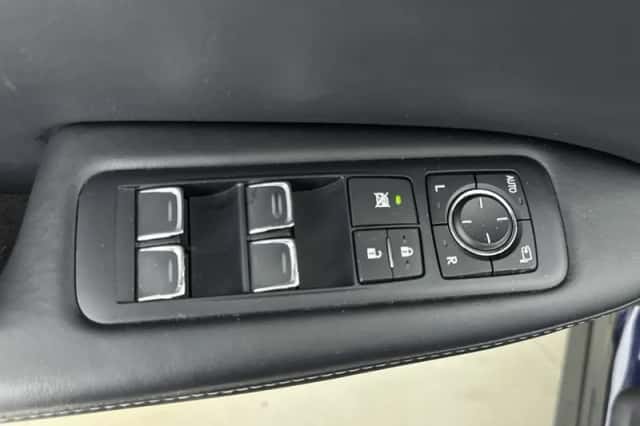 Lexus RX (2019) thumbnail 18