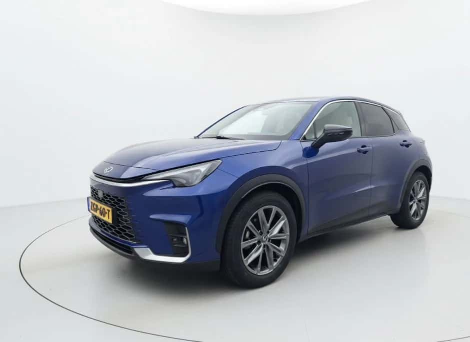 Lexus LBX (2025) — foto 1