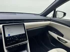 Lexus LBX (2025) thumbnail 13