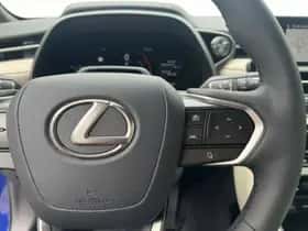 Lexus LBX (2025) thumbnail 16