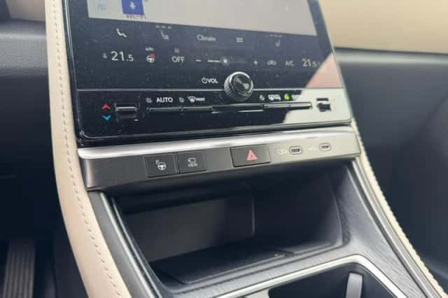 Lexus LBX (2025) thumbnail 19