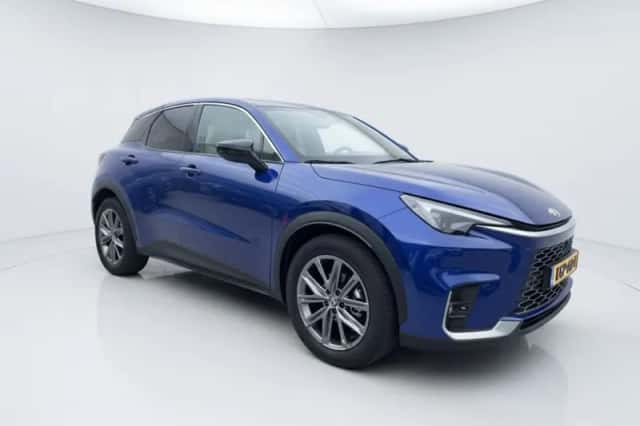 Lexus LBX (2025) thumbnail 3
