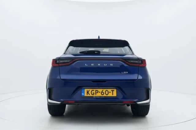 Lexus LBX (2025) thumbnail 6