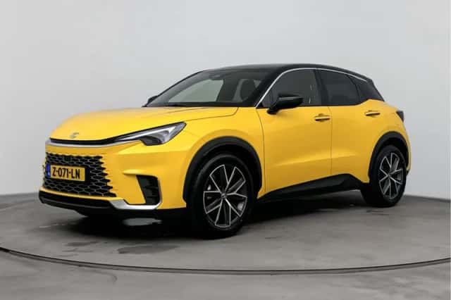 Lexus LBX (2024)