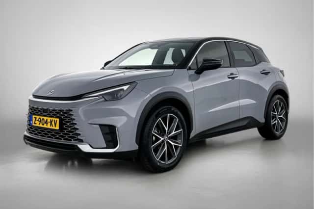 Lexus LBX (2024) thumbnail 1