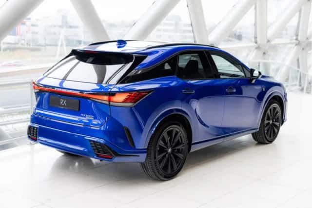 Lexus RX (2024) thumbnail 2