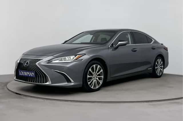 Lexus ES (2021)