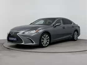 Lexus ES (2021)