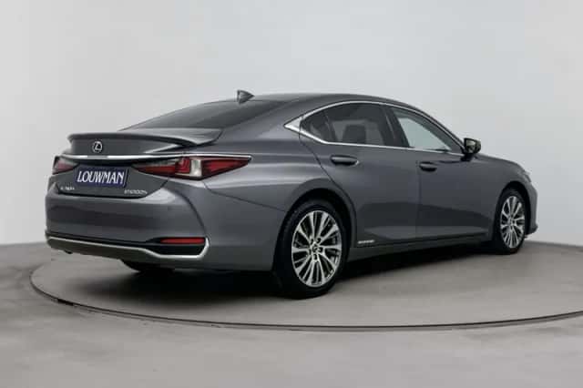 Lexus ES (2021) thumbnail 2