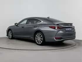 Lexus ES (2021) thumbnail 13