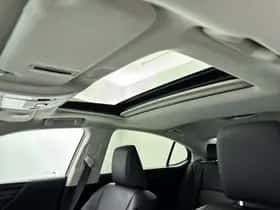 Lexus ES (2021) thumbnail 16
