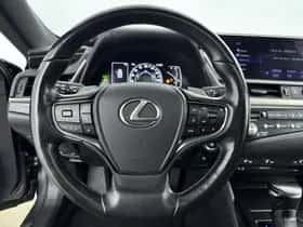 Lexus ES (2021) thumbnail 17