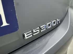 Lexus ES (2021) thumbnail 18