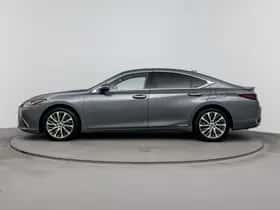 Lexus ES (2021) thumbnail 3