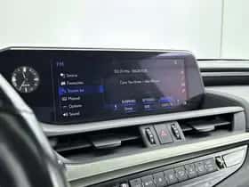 Lexus ES (2021) thumbnail 23