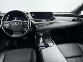 Lexus ES (2021) thumbnail 9
