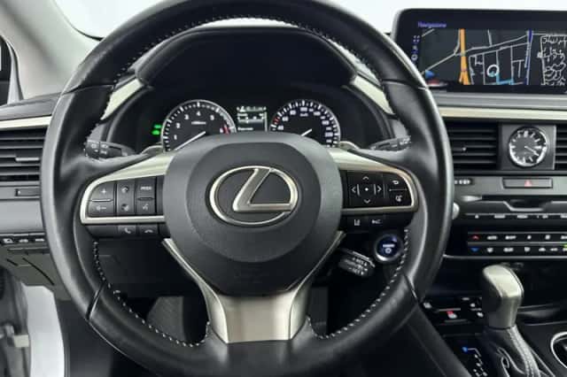 Lexus RX (2022) thumbnail 5