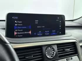 Lexus RX (2022) thumbnail 9