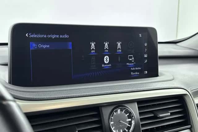 Lexus RX (2022) thumbnail 10