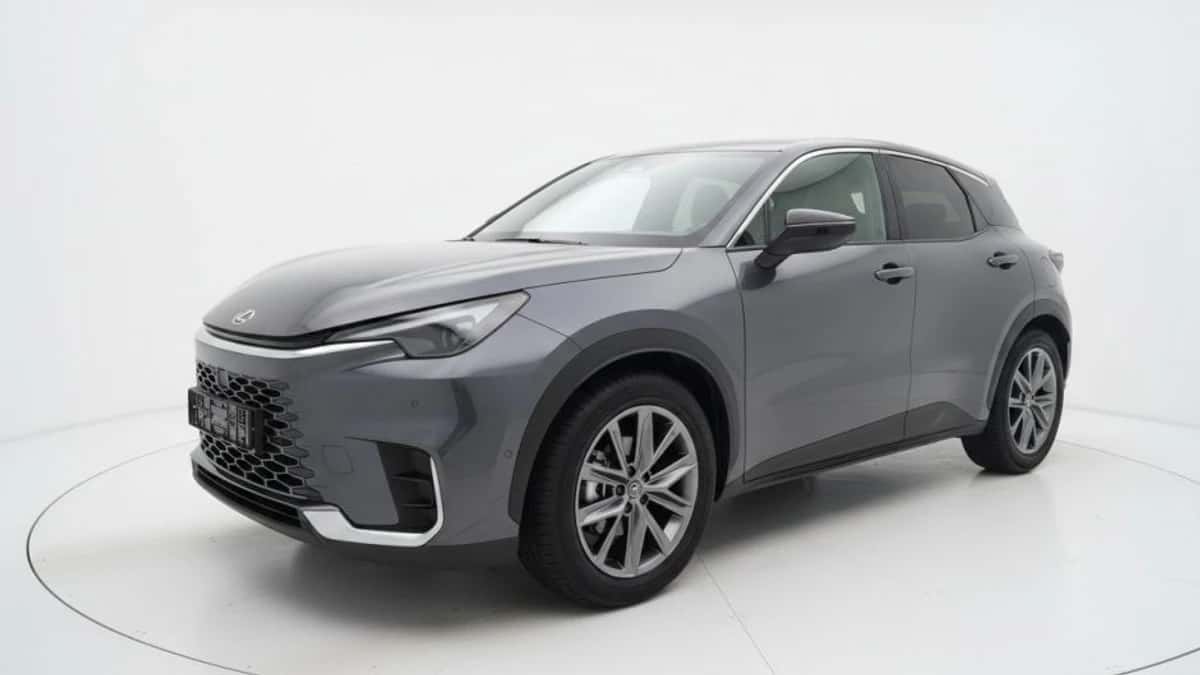 Lexus LBX (2024) — foto 1