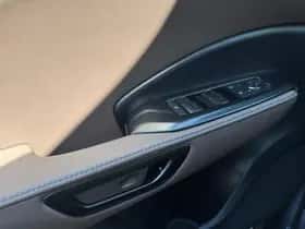 Lexus LBX (2024) thumbnail 14